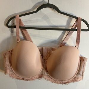 DEESSE Sz 44D Padded Underwire Baconette Style Lace Trimmed Bra in Beige NEW